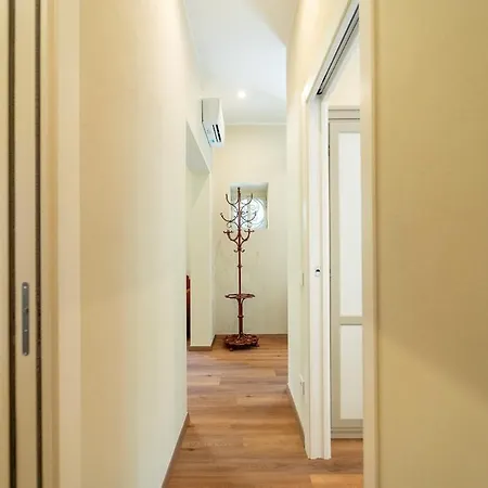 Beautiful Just Steps From The Apartment *