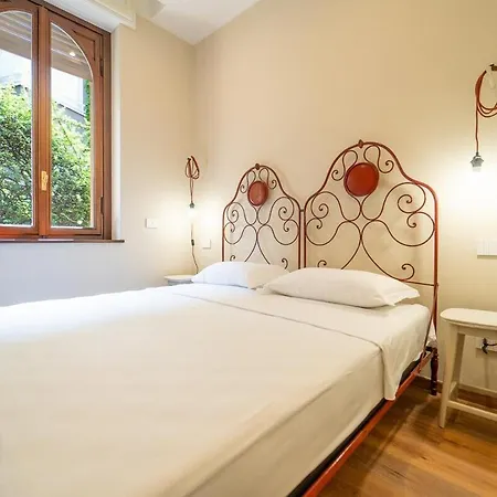 Beautiful Just Steps From The Como