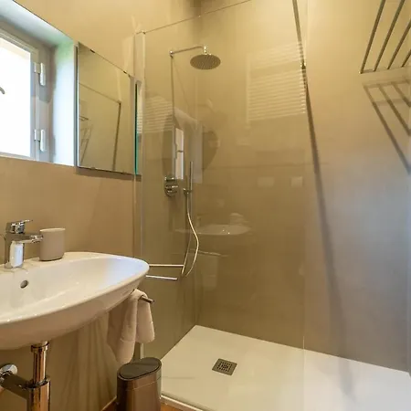 Beautiful Just Steps From The * Côme