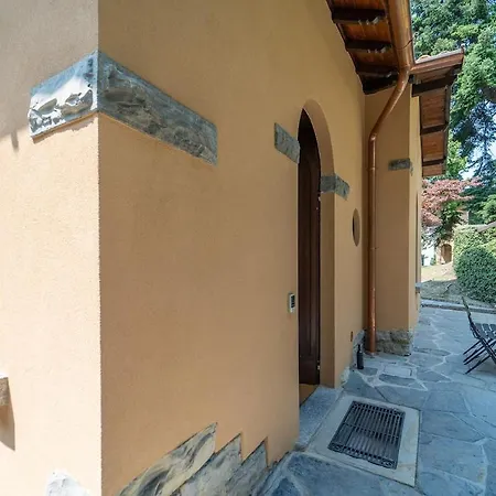 Beautiful Just Steps From The Apartment Como