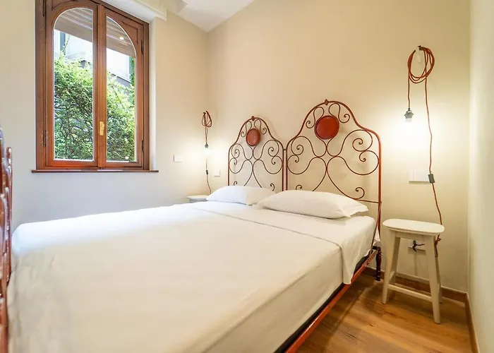 Beautiful Just Steps From The Como