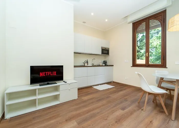 Apartment Beautiful Just Steps From The *