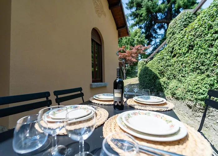 Apartment Beautiful Just Steps From The
